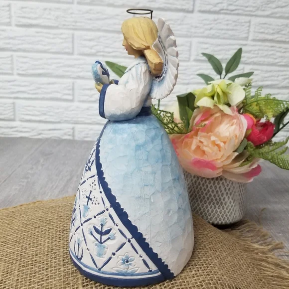 Jim Shore Angel Holding Heart (Psalms 33:11) - Picture 5 of 8